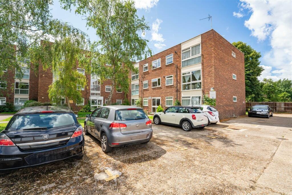 36 Azalea Car Park (2).jpg