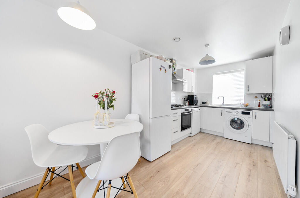 1327798-16-687a15...