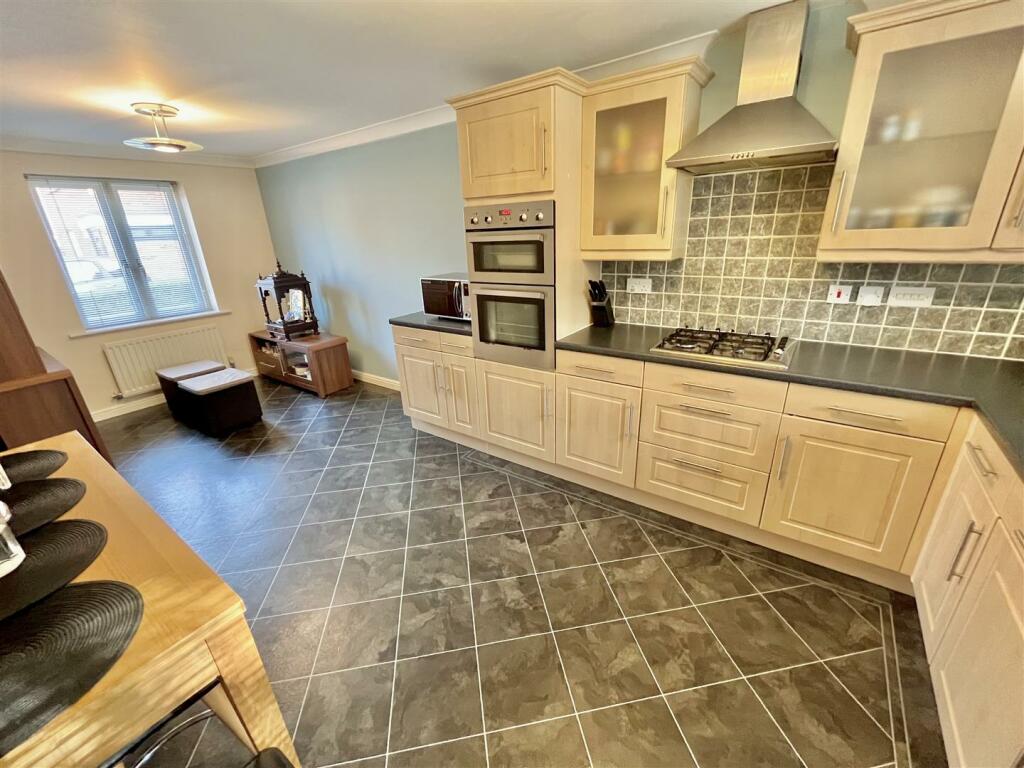 Dining Kitchen Aspect 3.jpg