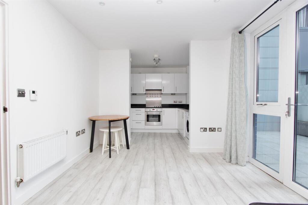 Aquarelle House, City Road