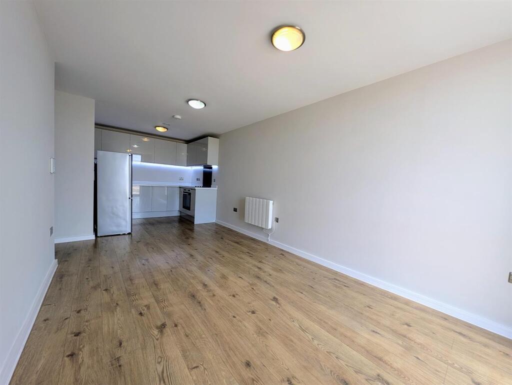 Living/Kitchen.jpg