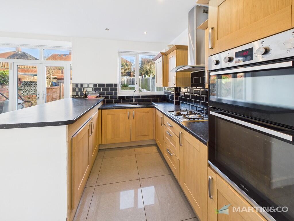 CAM02318G0-PR0572...