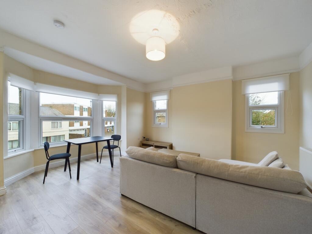 CAM01909G0-PR0156-STILL003