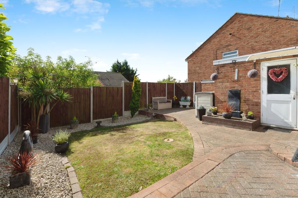 26bearsteddrivepitseabasildonss132nj31