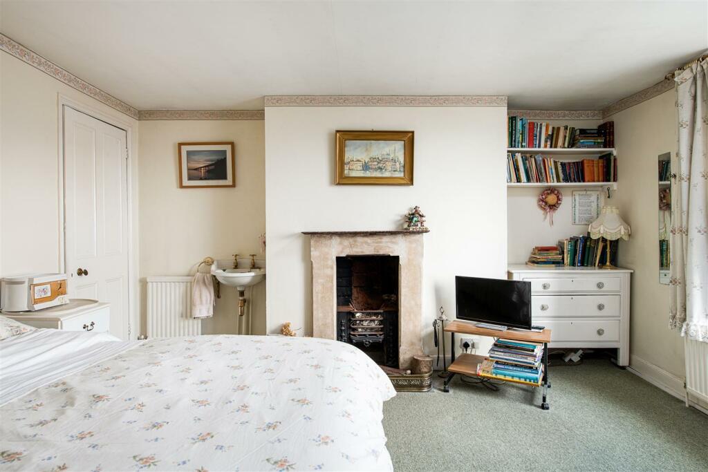 2F_Bedroom1_3.jpg