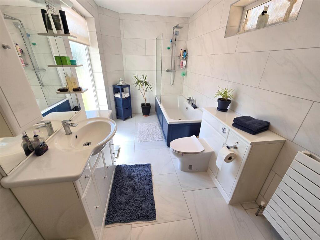 Ensuite Bathroom