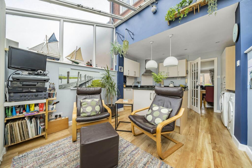 Kitchen/Dining Room (1)