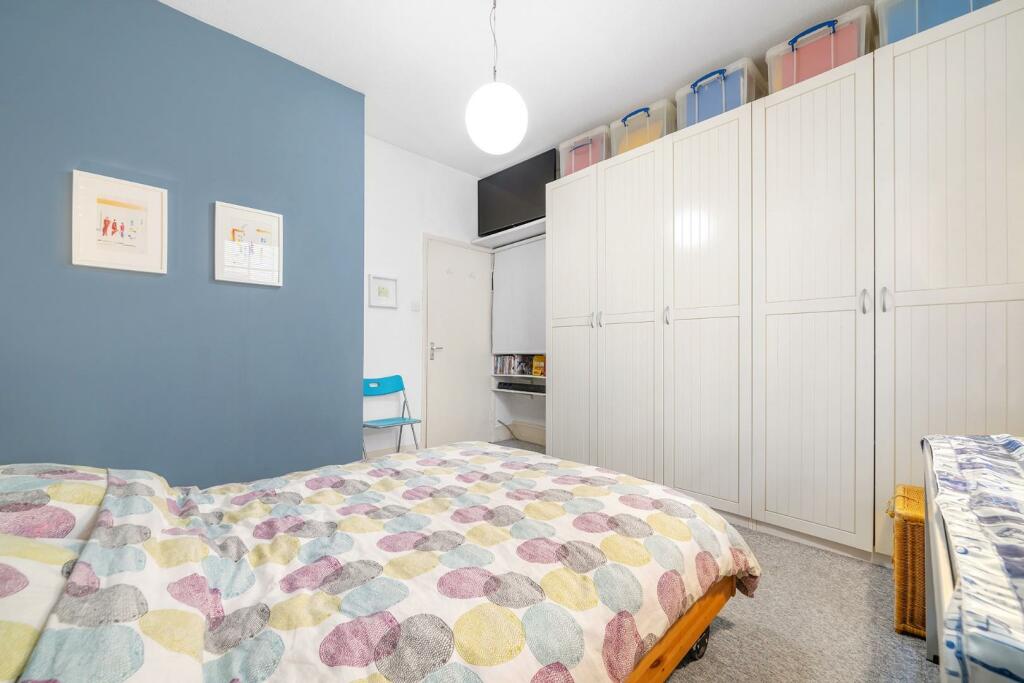 Bedroom 1 (2).jpg