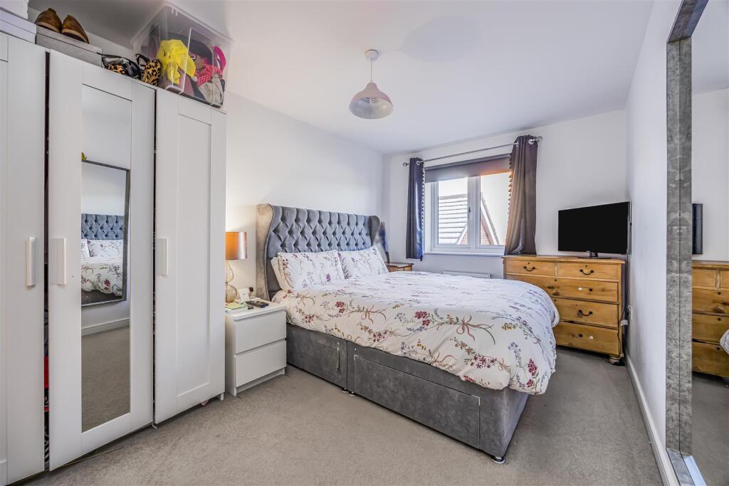 37 Admiralty Crescent, Havant-PorticoMarketing-Nex