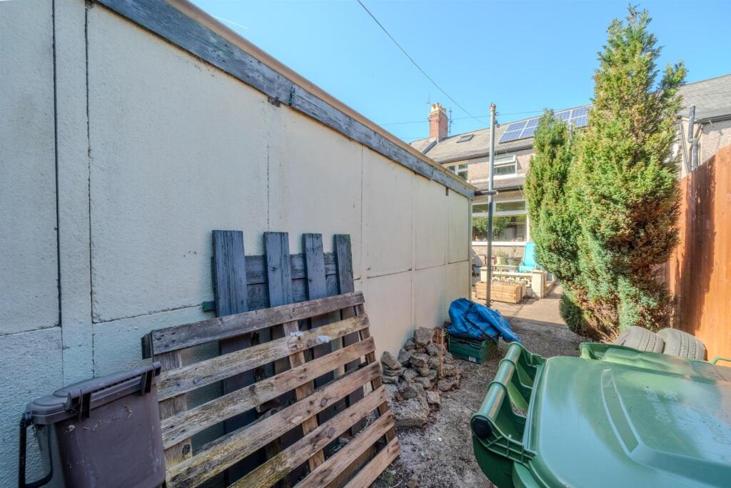 27 Belle Vue Road-24.jpg