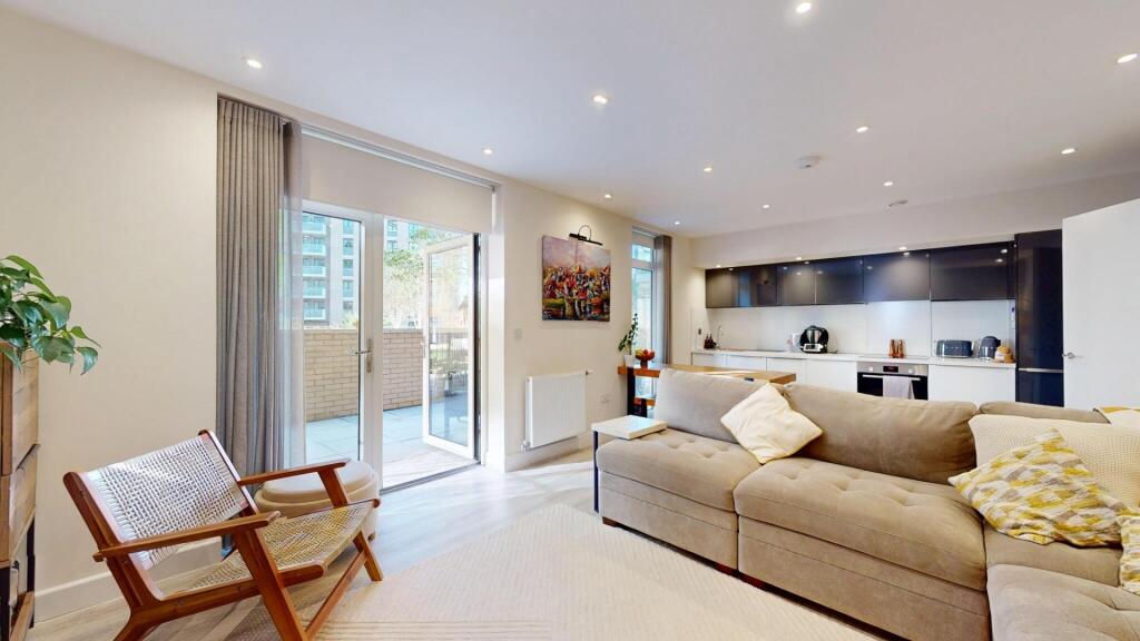 A bright and spacious contemporary living room ...