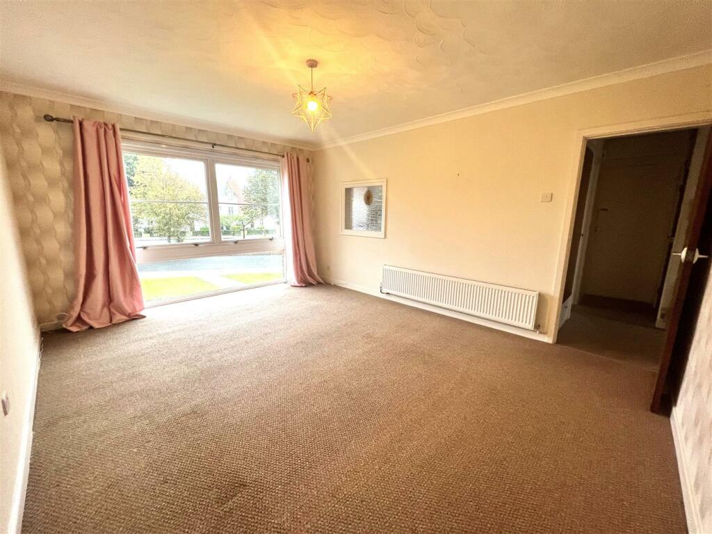 Living Room.jpg
