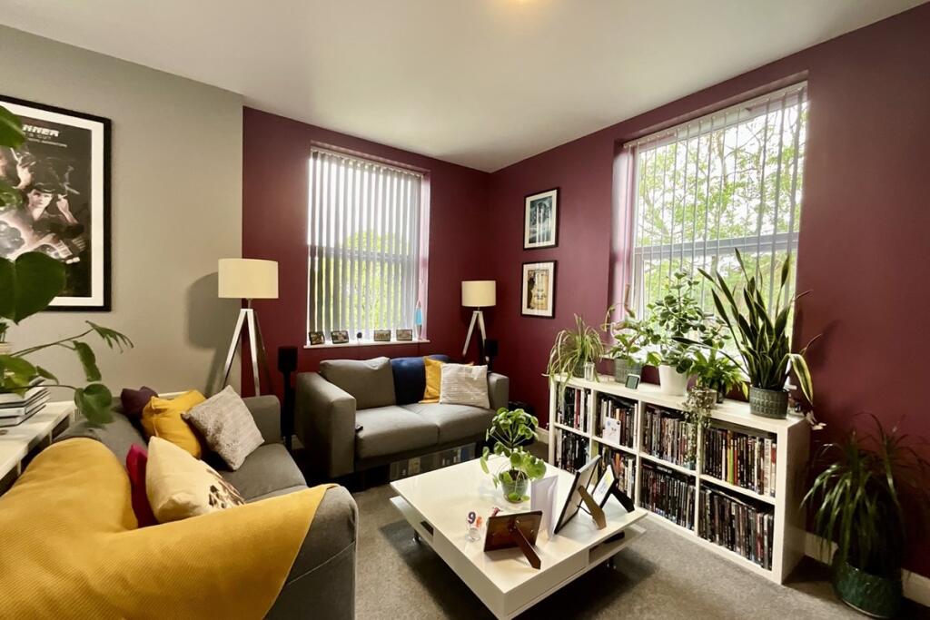 open plan living/kit