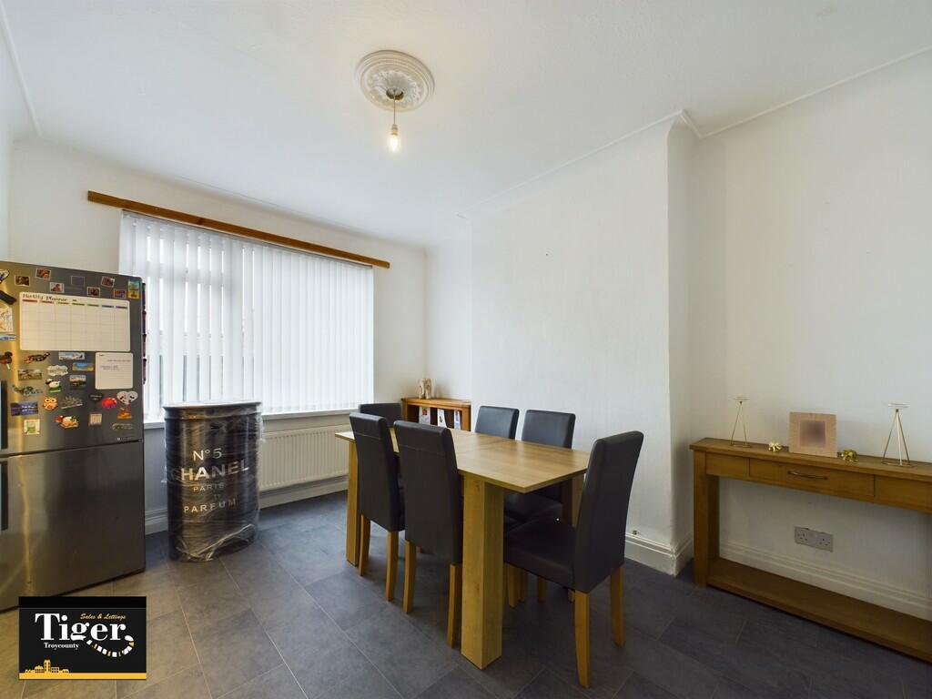 CAM02176G0-PR0337...