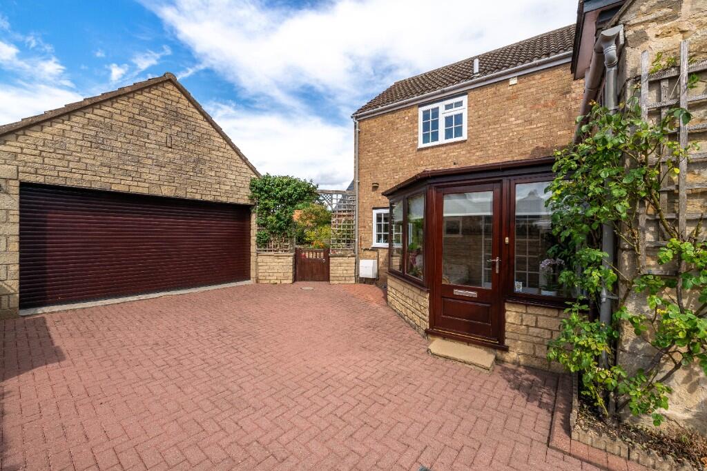 Garage/Parking