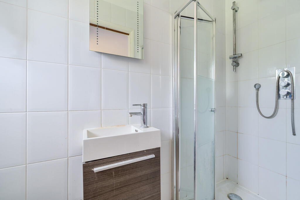 1330692-32-688772...