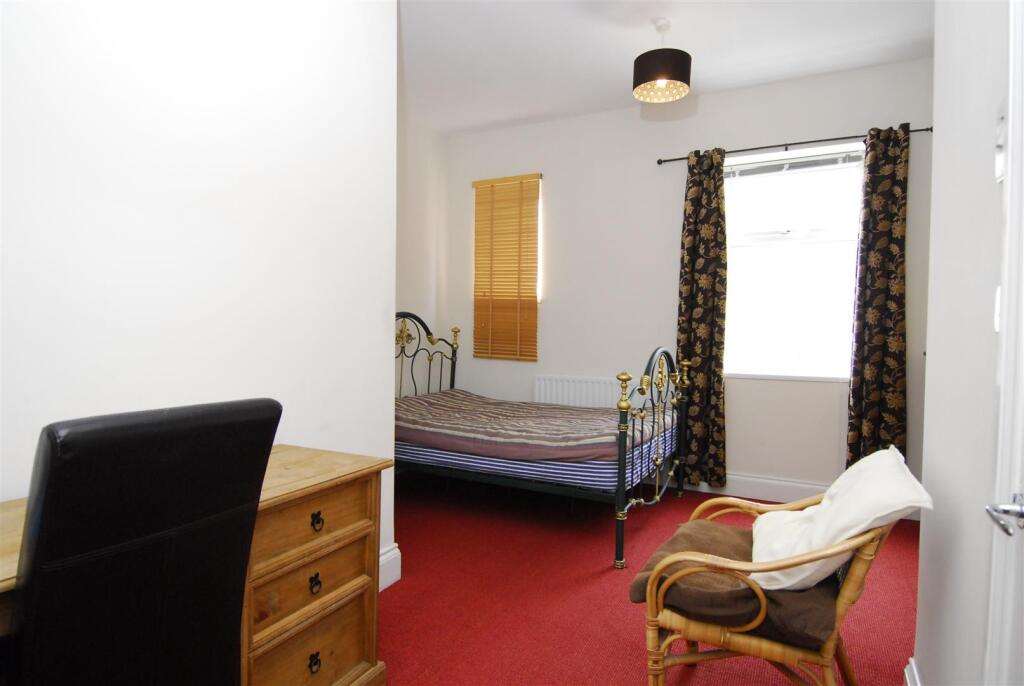 2GuildfordPlace006.JPG