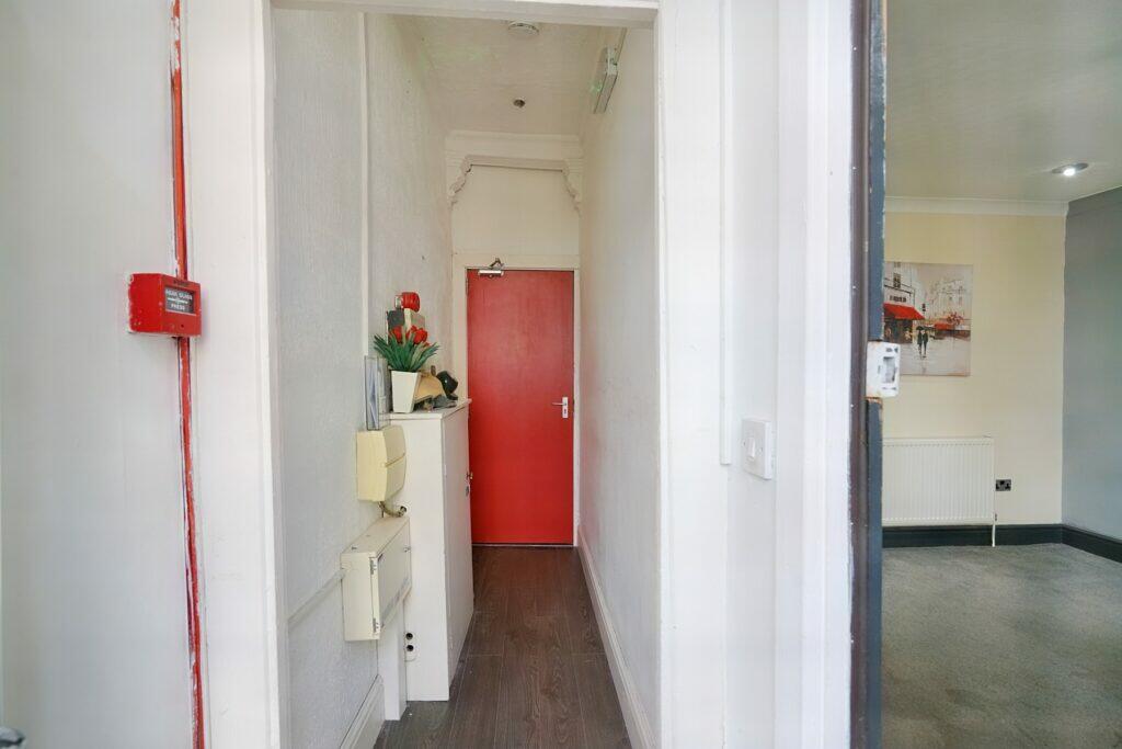 17 Garden Terrace - Hallway