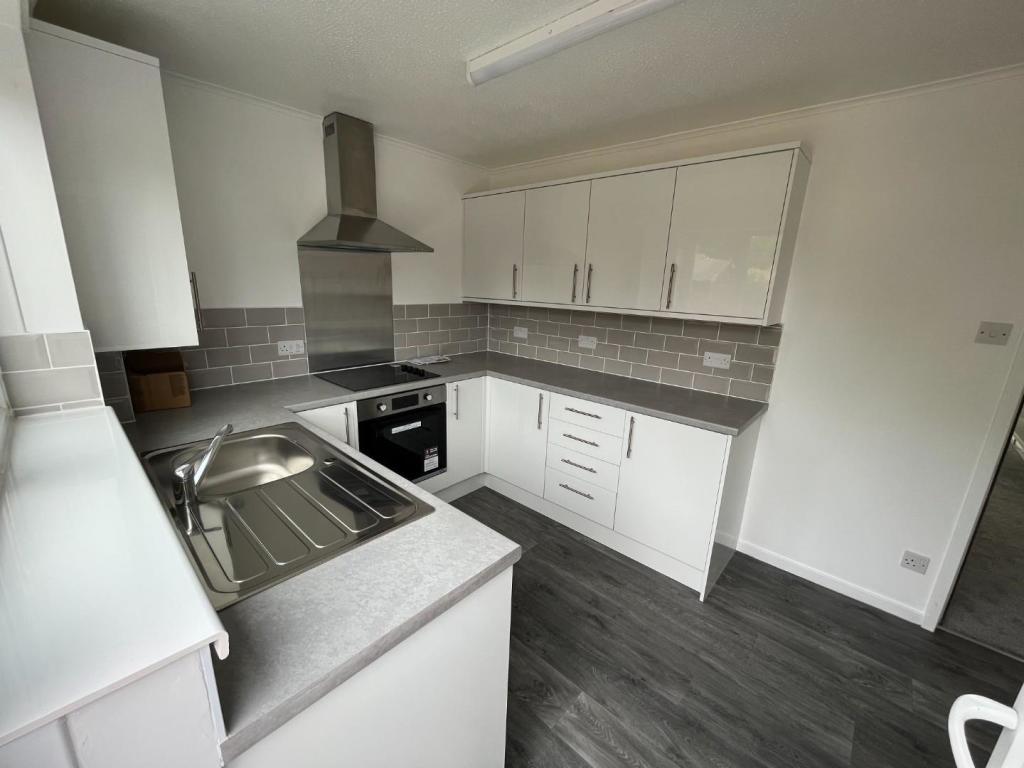 kitchen 2.JPG