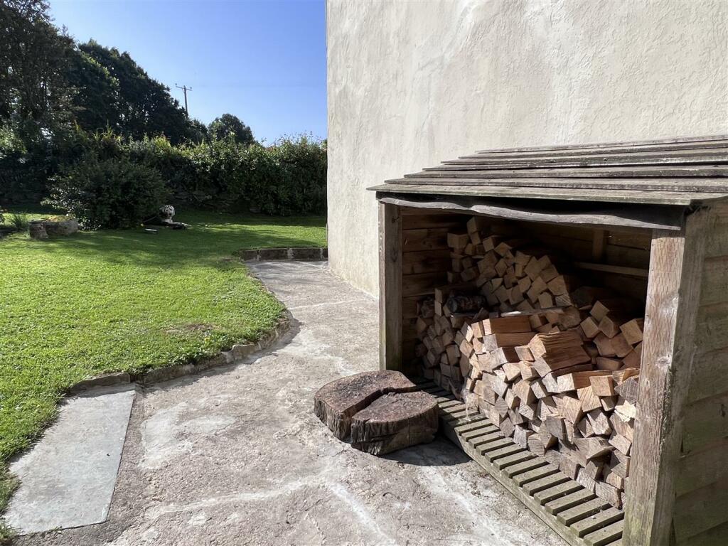 Garden, Garage, Parking