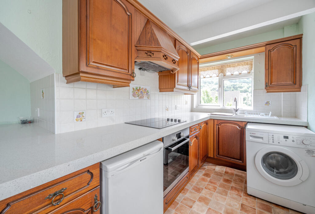 1298512-17-683d81...