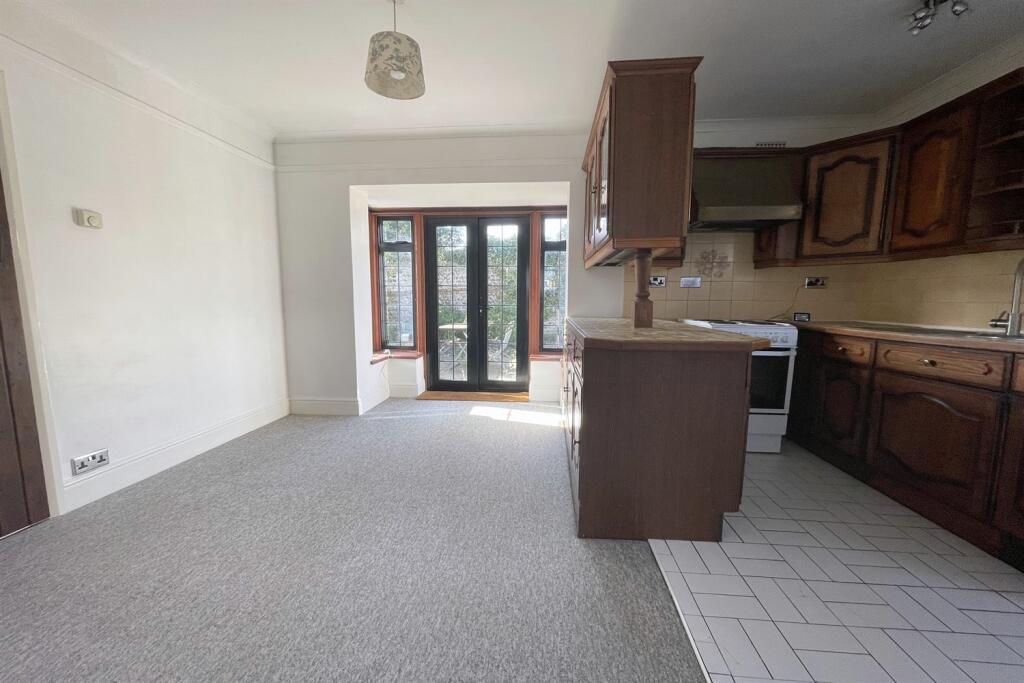 Kitchen%2fDining