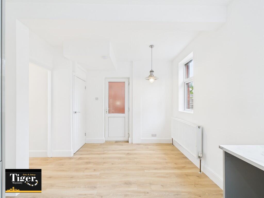 CAM02176G0-PR0720...