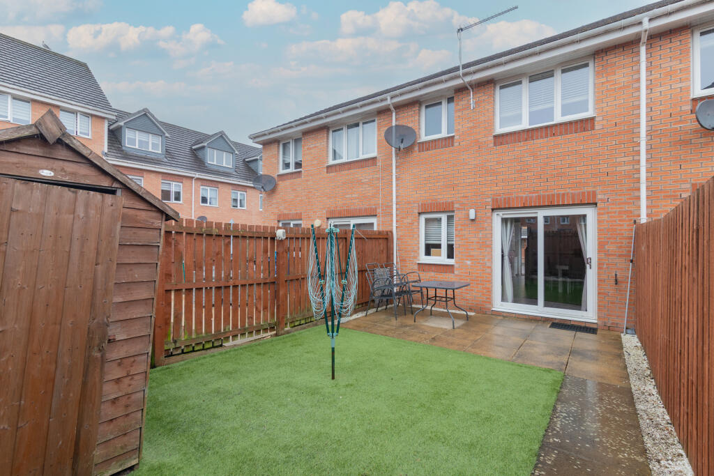 109 ivy gardens Paisley PA1 2BT L-26