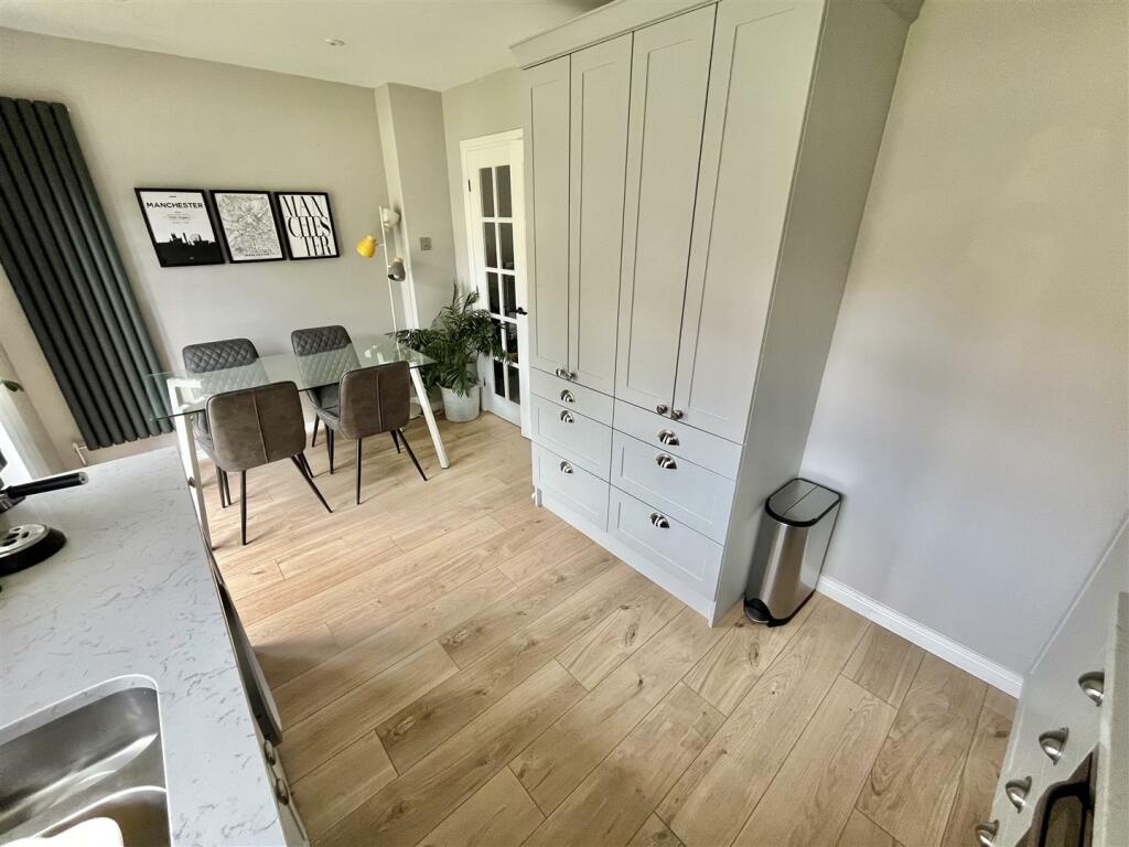 Dining Kitchen Aspect 4