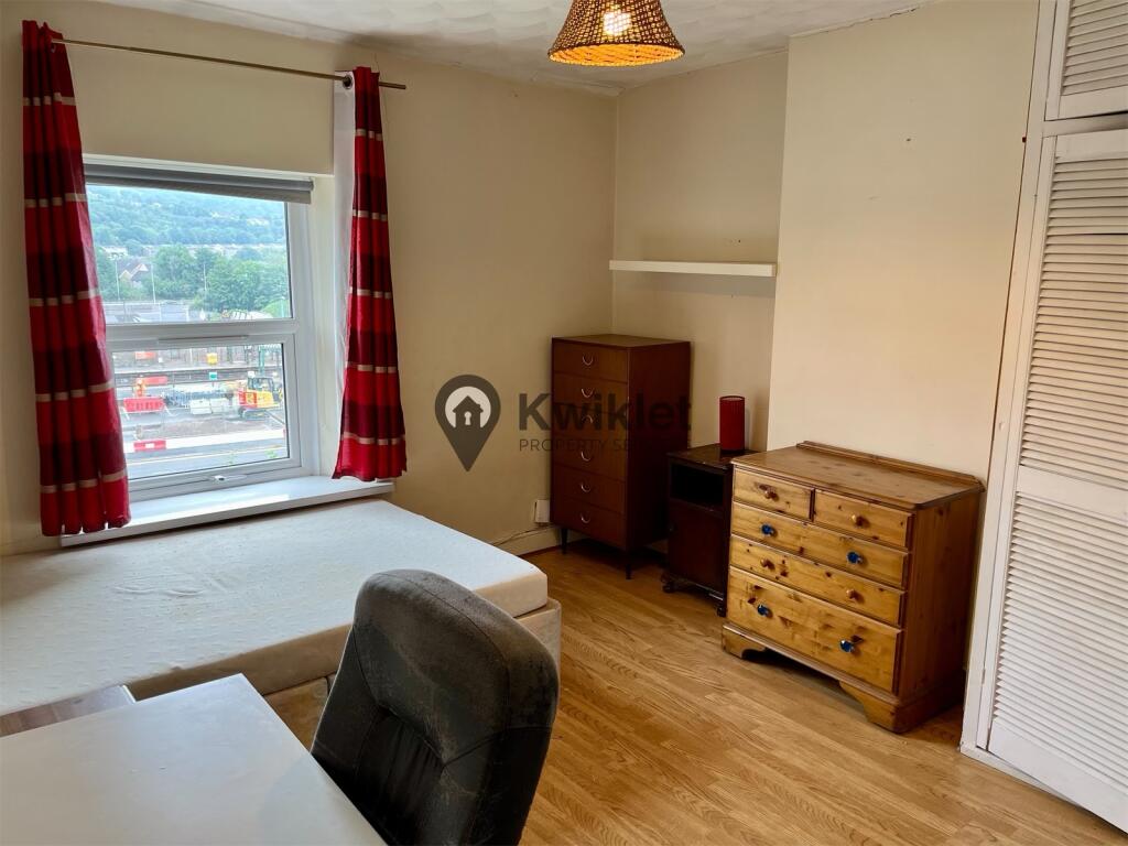 eZy Watermark_04-09-2022_10-32-49pm 1.jpeg