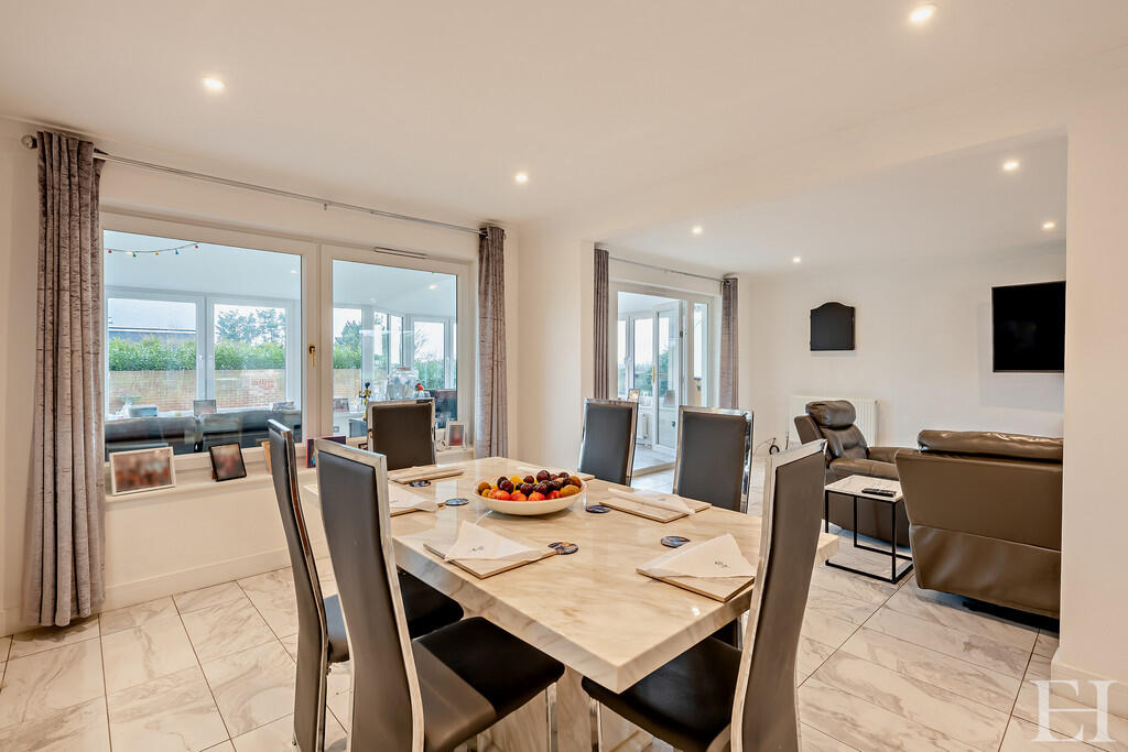 WM-8636330-interi...