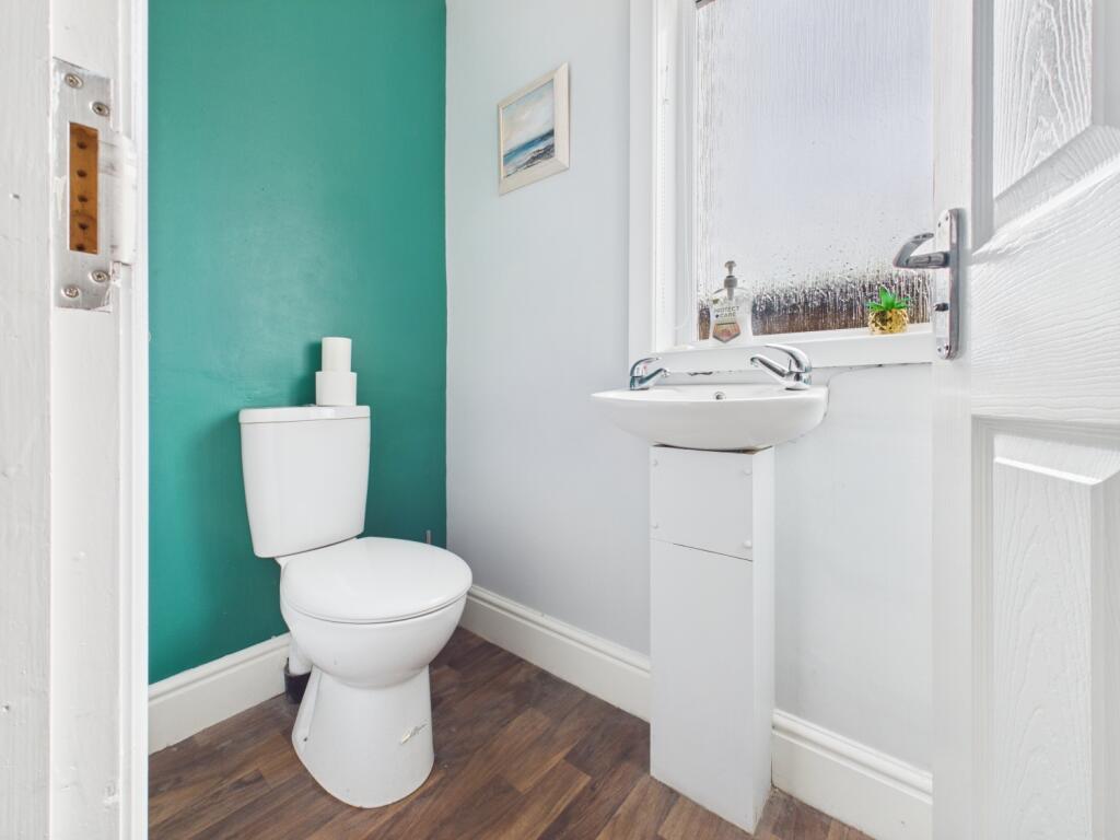 CAM03729G0-PR0165-STILL023