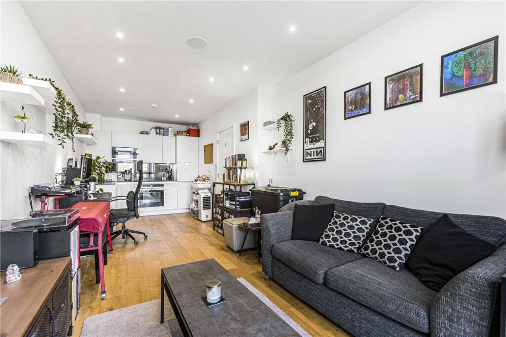 Living/Kitchen Area