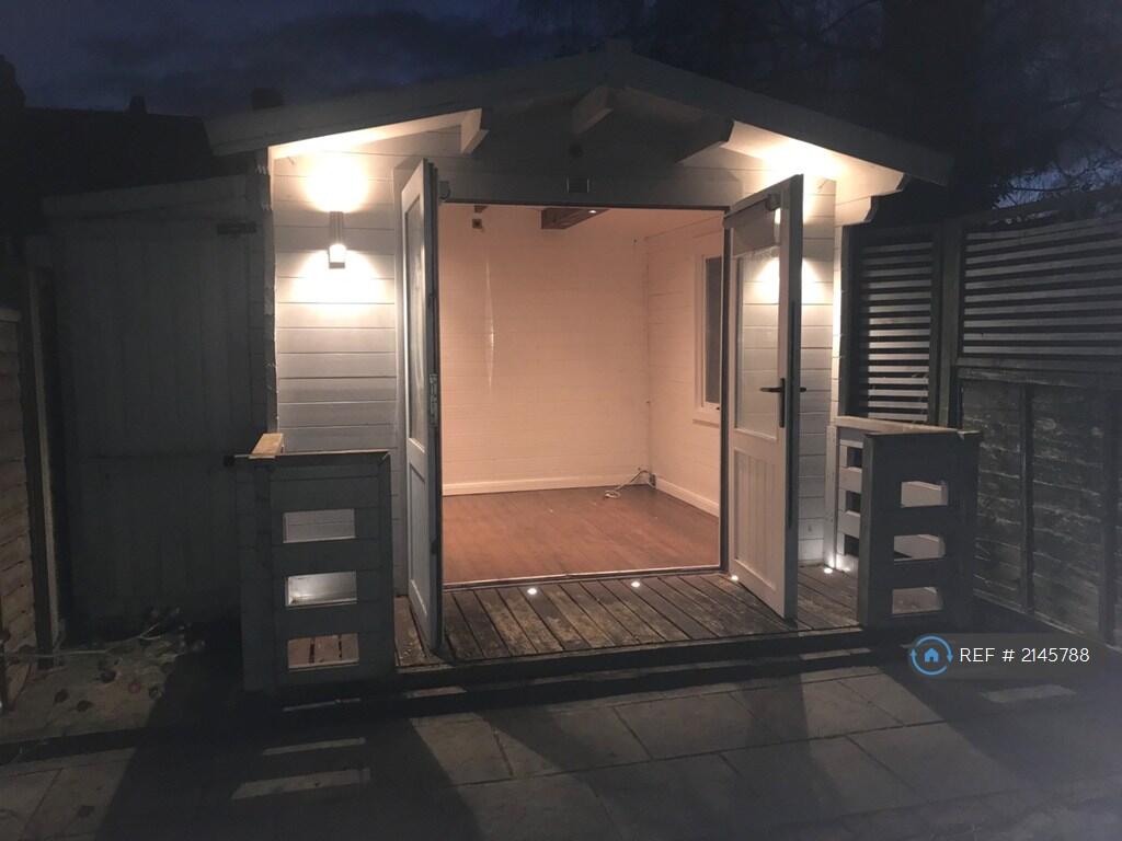 Garden &amp; Insulated Home Office/Studio