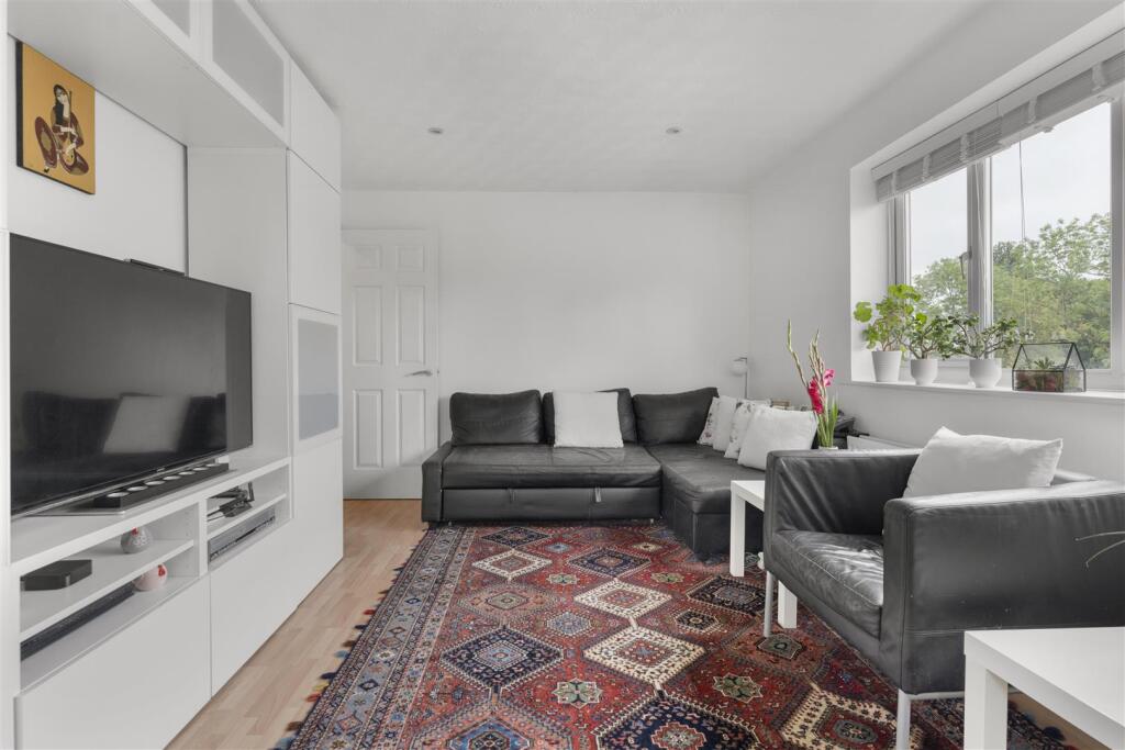 Chingford Avenue, E4