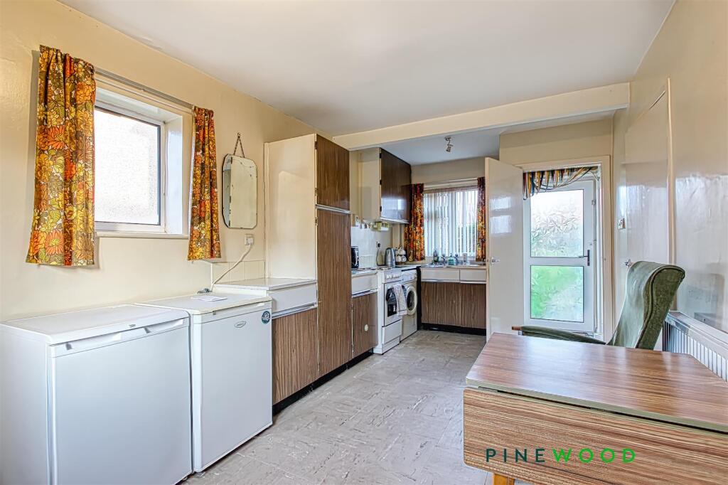 KITCHEN DINER