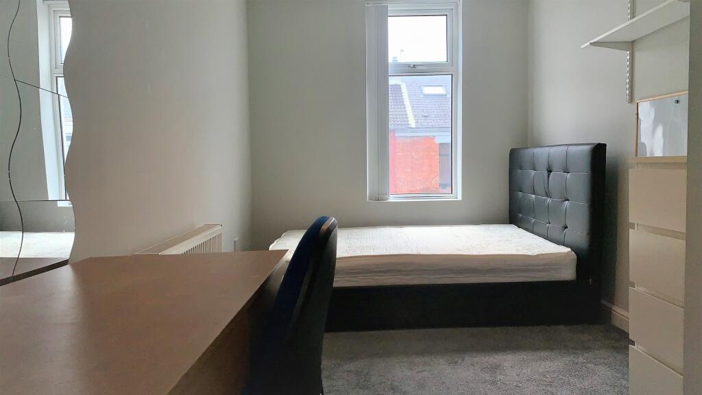 student bed 4 of 6 h