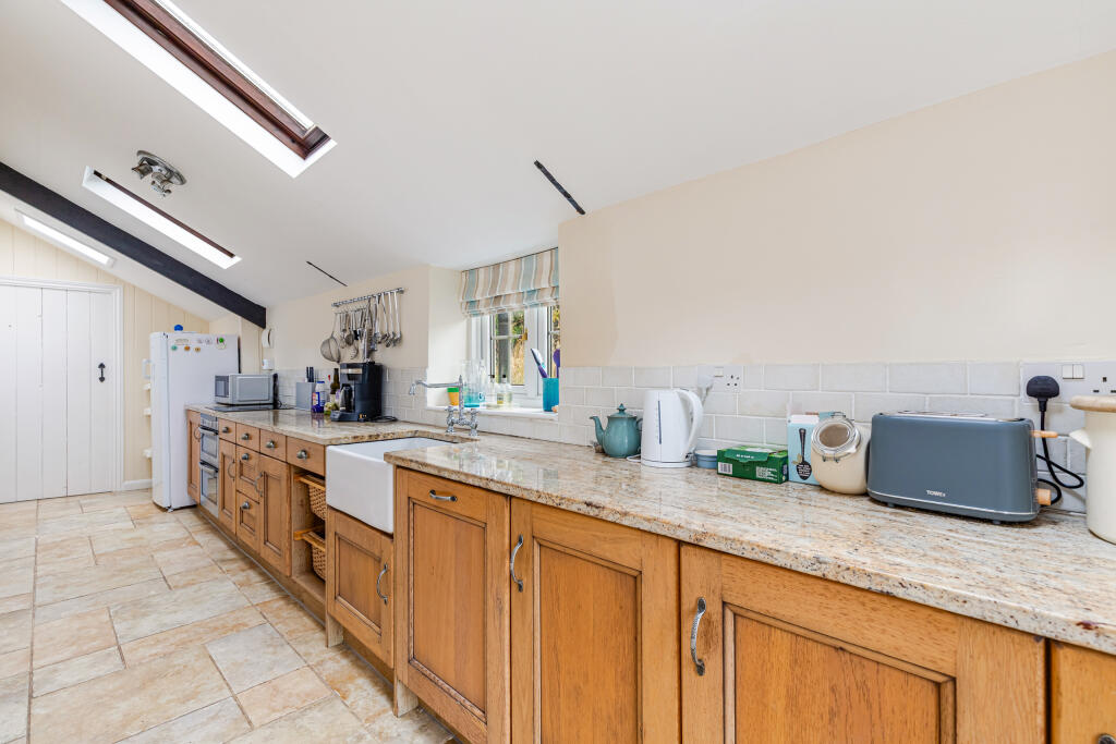 A18 - Bramble Cottage, Chillington - 250916