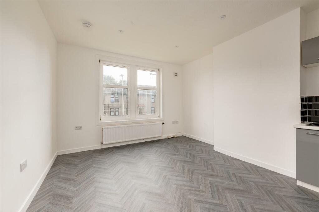 3A Fleming Gardens NEW INT-1.jpg