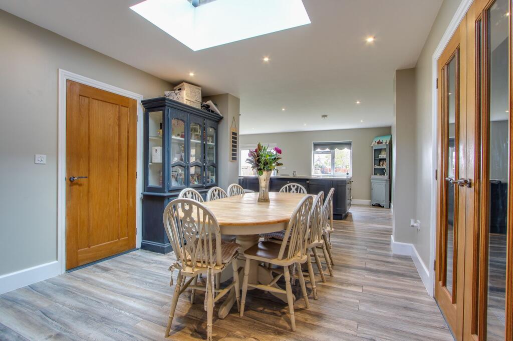Breakfast Room