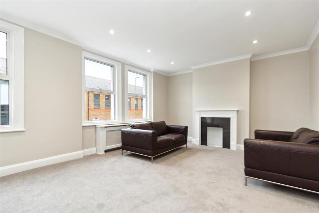 Flat 2 3 Garratt Terrace SW17 reception 2.jpg