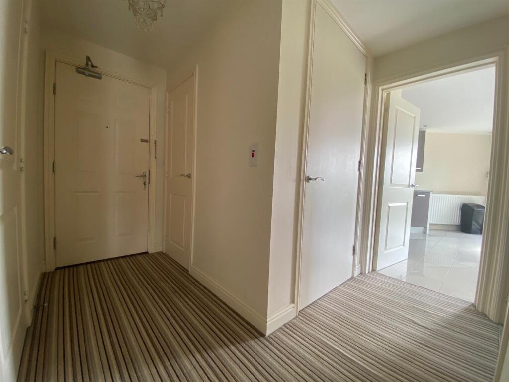 hallway.jpg