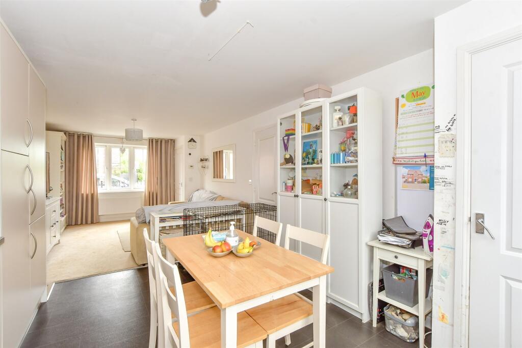 Lounge/ Kitchen