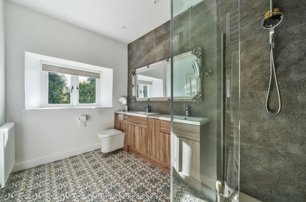 En Suite Shower Room