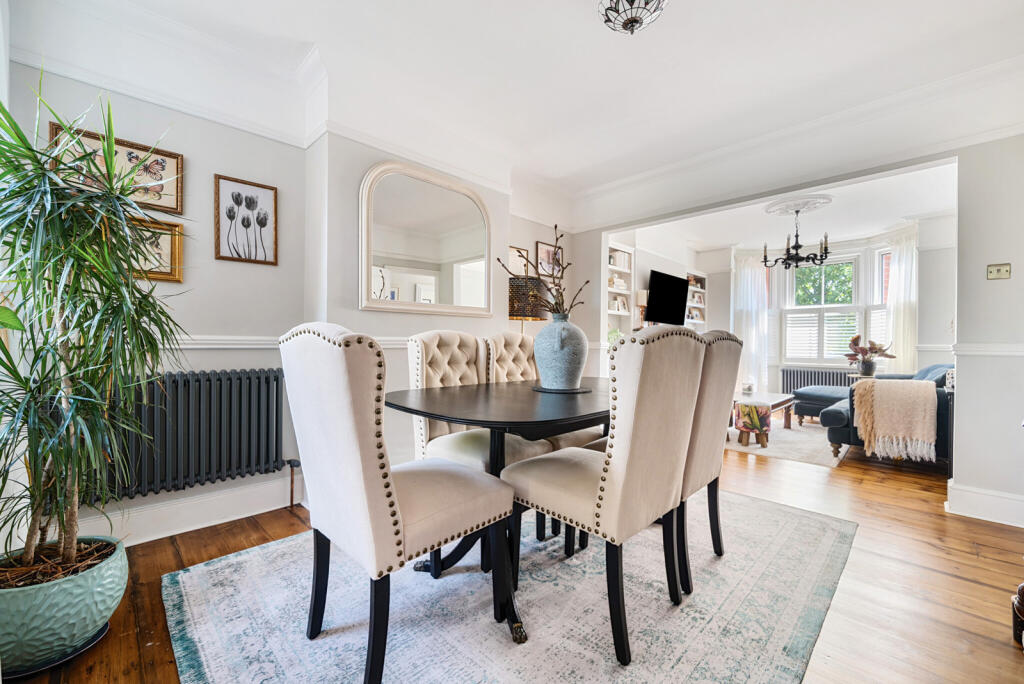 1316188-7-68625db...