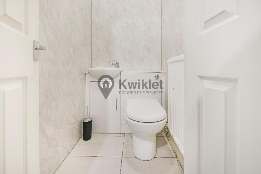 eZy Watermark_17-09-2024_05-33-16-5000PM.JPG