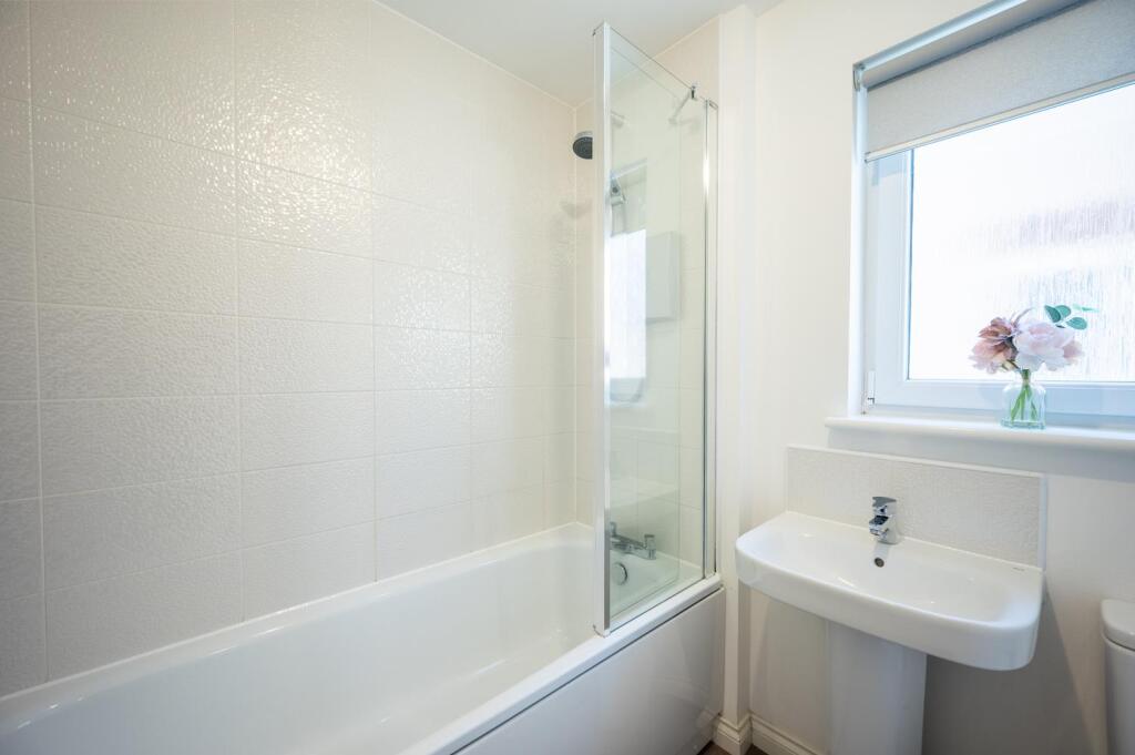 Bathroom (1).jpg