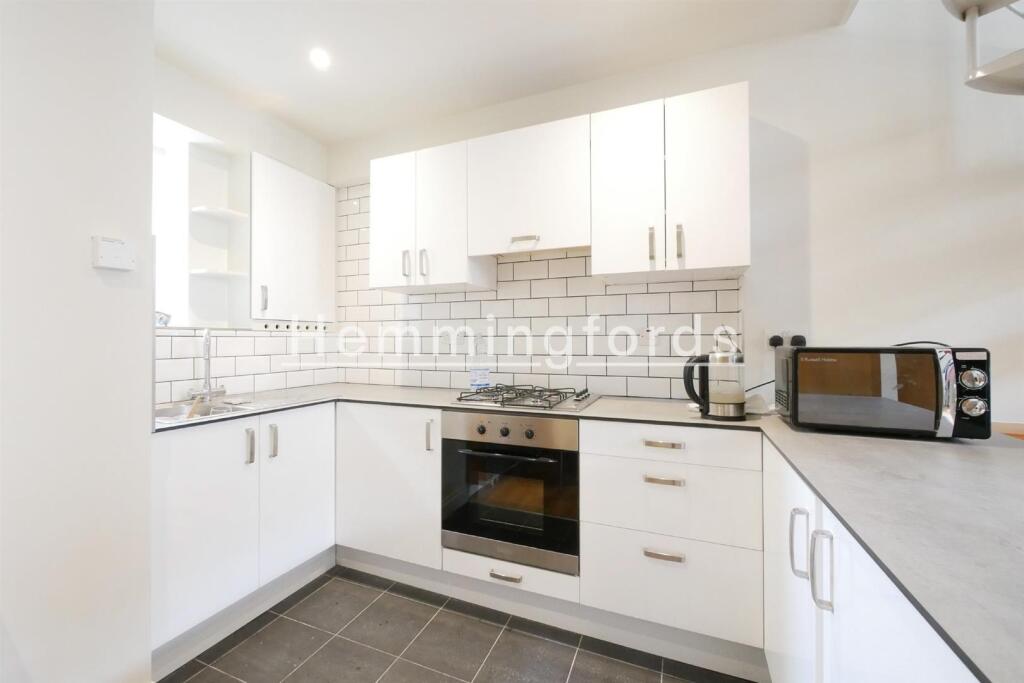 1, 89B Regents Park Road London, NW1 8UY-3.jpg