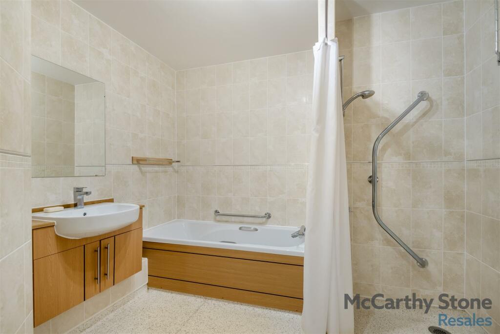 8630660-interior14.jpg