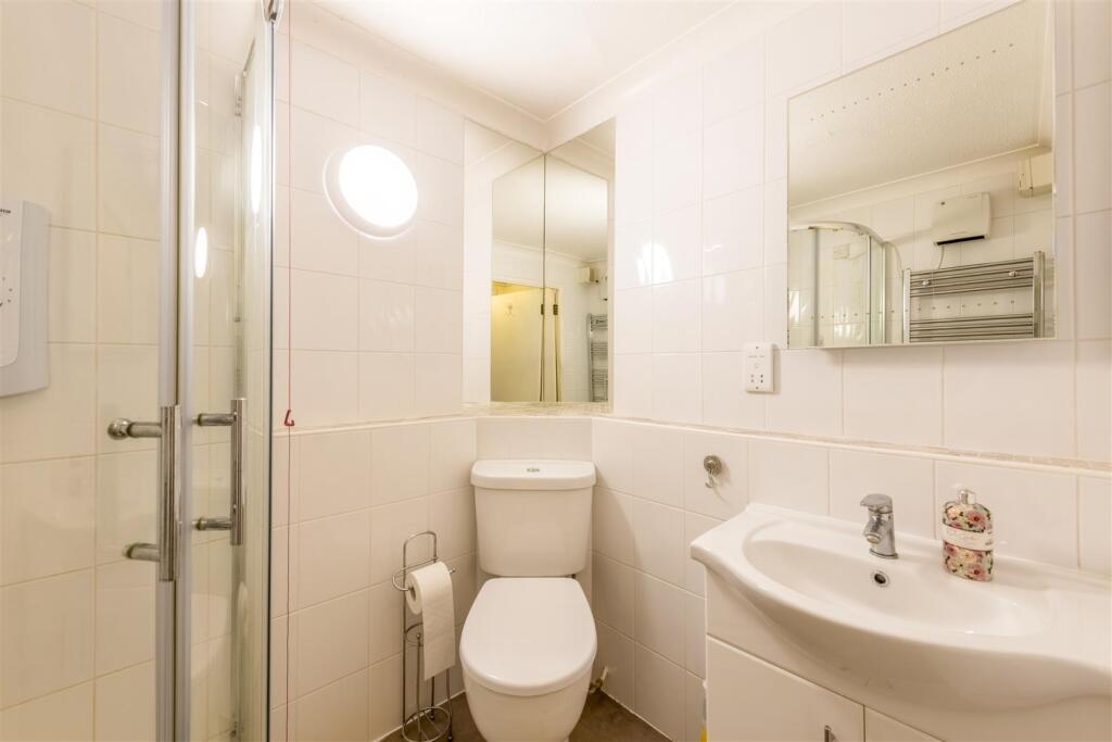 Flat 18 Homedrive House-11.jpg
